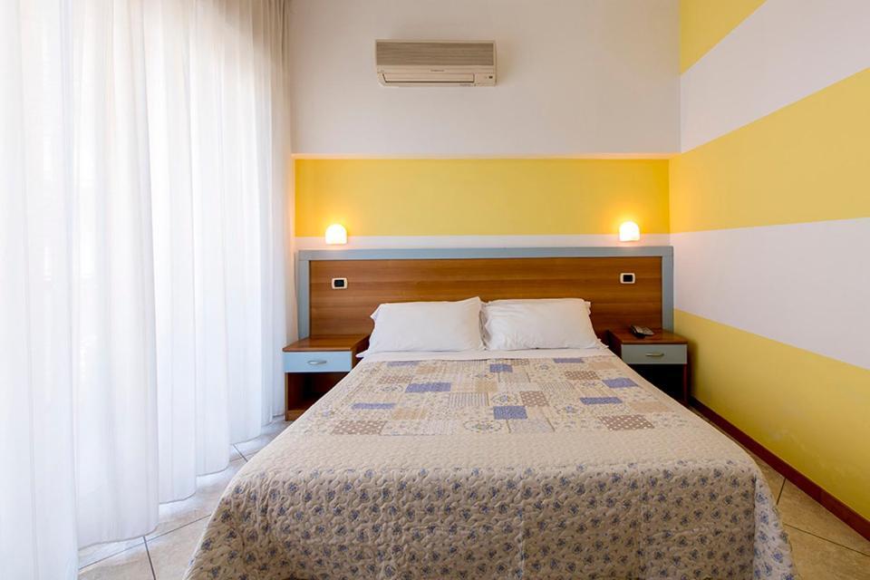 Hotel Le Soleil San Benedetto del Tronto Kültér fotó